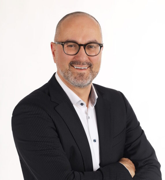 Daniel Dioso-Zoth, Steuerberater und Partner von Moore Salzburg, Beratungsschwerpunkt Arbeits- und Sozialversicherungsrecht und Personalverrechnung