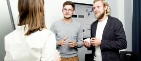 Moore Newsroom: Mitarbeiter:innenprämie