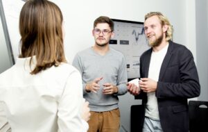 Moore Newsroom: Mitarbeiter:innenprämie