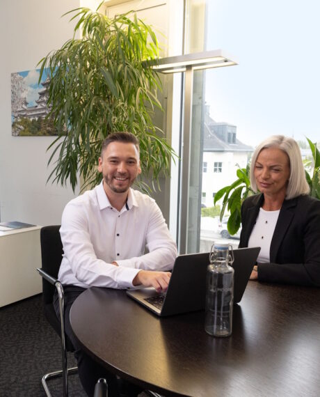 Startseite - Karriere - Steve und Steffi