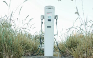 2508 Moore Newsroom Elektroauto Power Charger